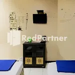 Reddoorz At Sparkling Hotel Surabaya